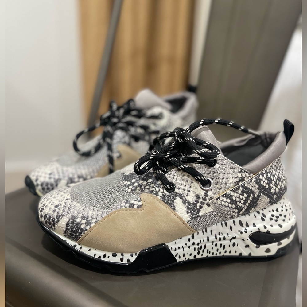 STEVE MADDEN women’s chunky sneakers size 8